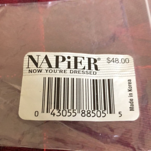 NWT—Pearl simulated bracelet. - Picture 5 of 5